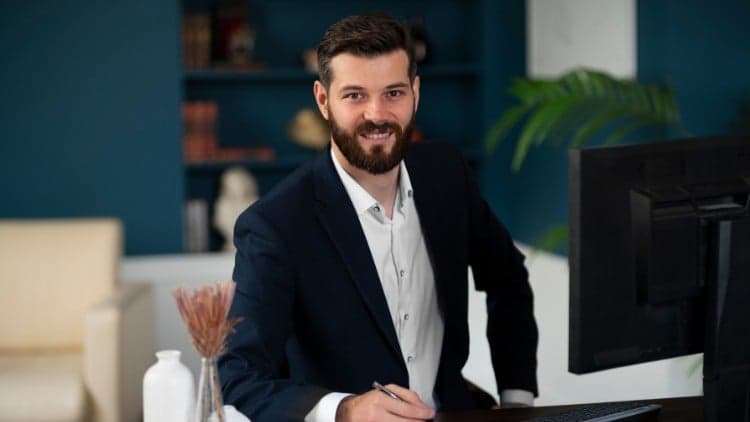 Human Resources Management (HRM):  HR Manager Career Guide